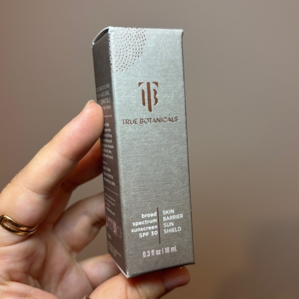 True Botanicals Skin Barrier Sun Shield SPF 30 (BRAND NEW) Sample size 10ml